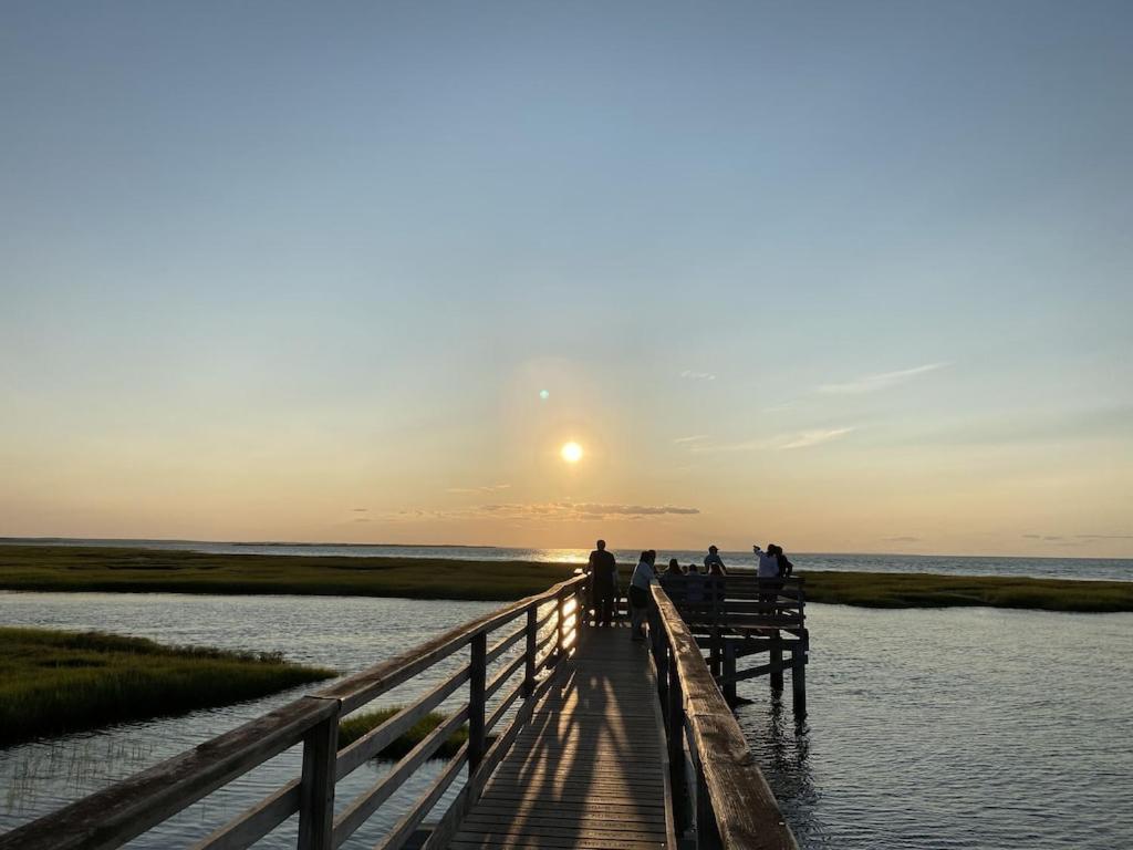 A Cozy Cape House Steps To Restaurants & Beaches ~1.4 Miles Down Scenic Roads Yarmouth Port 外观 照片