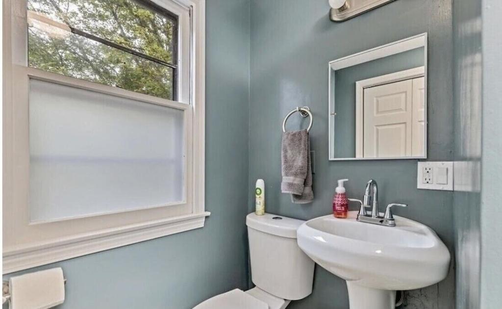 A Cozy Cape House Steps To Restaurants & Beaches ~1.4 Miles Down Scenic Roads Yarmouth Port 外观 照片